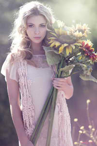 趴在阳台上被他插了进来